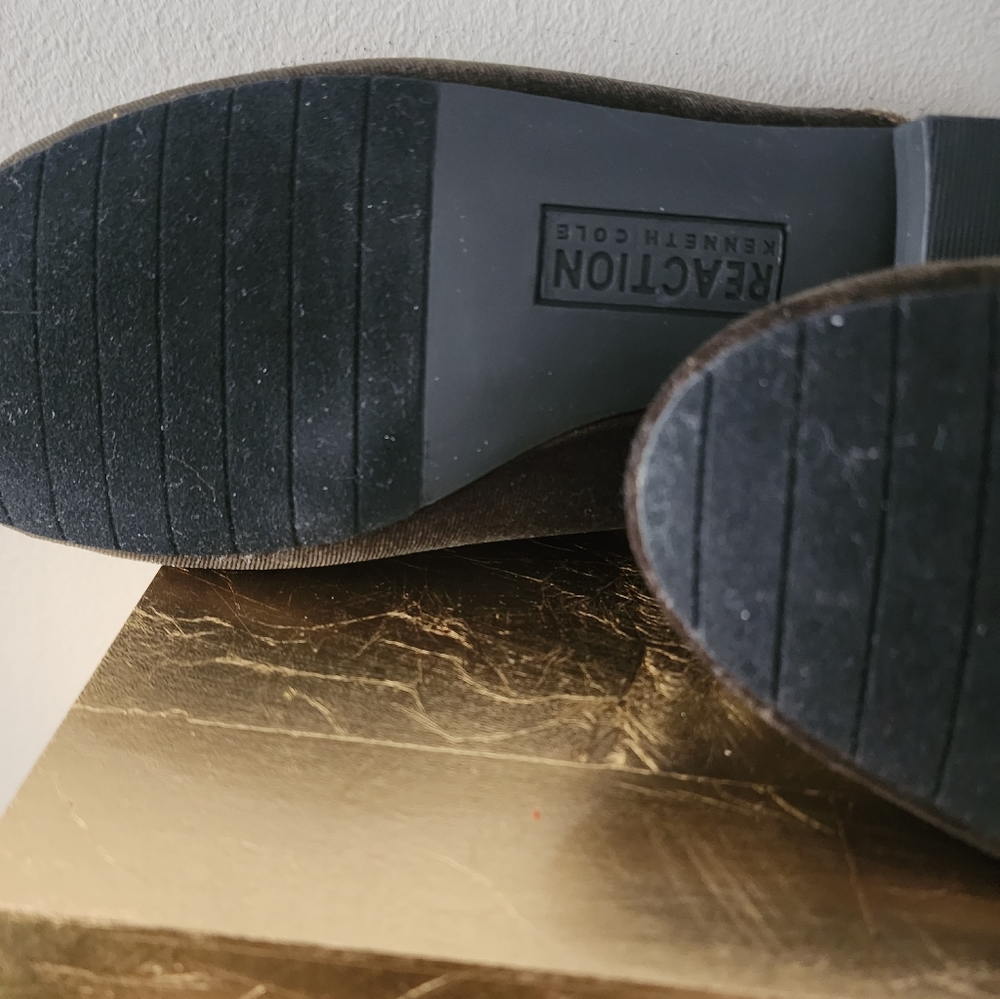NWT KENNETH COLE Moss Velvet Stud Mules - Picture 2 of 9